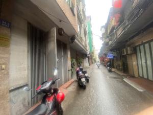 BÁN NHÀ PHƯƠNG MAI, DT 42M2, MT 4M, GIÁ 17.7 Tỷ